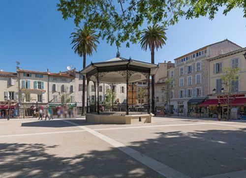 Duplex Fontaine - Appartement Duplex Coeur Vieil Antibes Old City Marche Provencal Εξωτερικό φωτογραφία